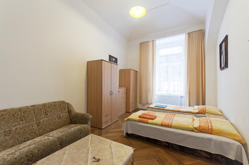 Gallery Hostel - Prague — Photos 1